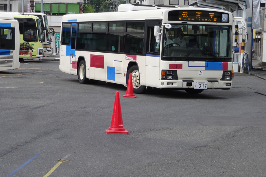 運転士になるまで 安全 安心に向けた取組み しずてつジャストライン中途サイト 運転士になるまで 安全 安心に向けた取組み しずてつジャストライン中途サイト